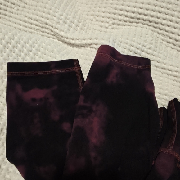 CRZ YOGA Butterlift Workout Leggings 25" In Burgundy Tie Dye- Size M(Tag Cutoff) - Picture 7 of 7